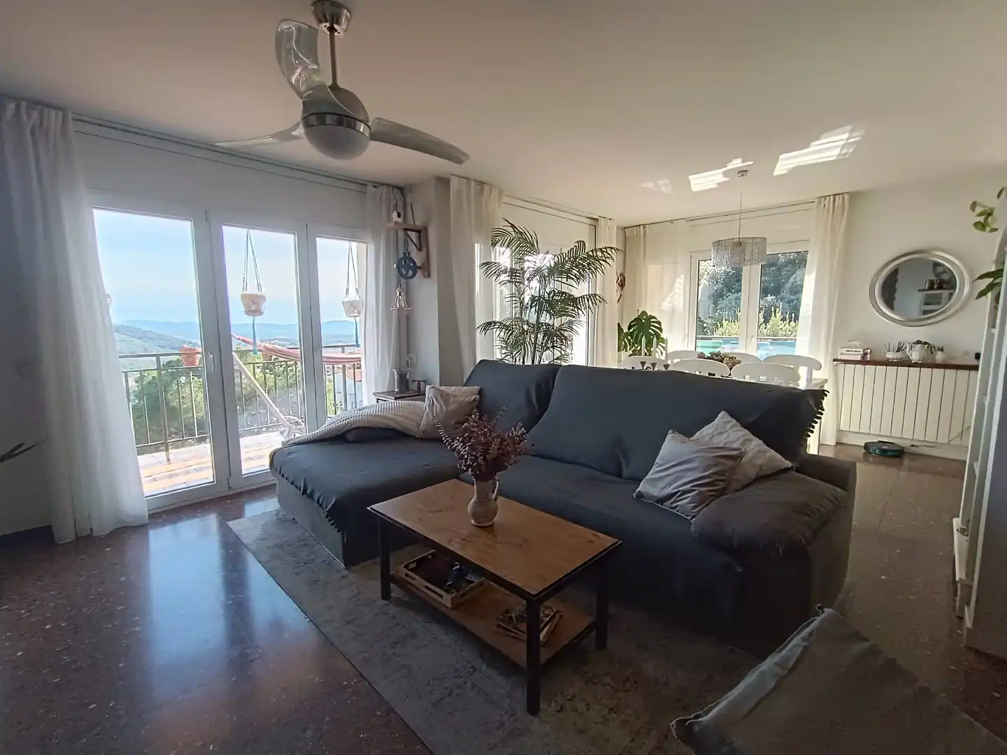 Sala de estar de Casa o chalet en venta en Castellar del Vallès con Calefacción, Balcón y Jacuzzi