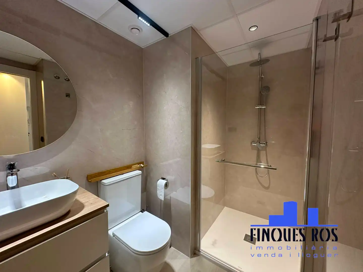 Bathroom of Flat for sale in Vinaròs  with Air Conditioner, Heating and Terrace