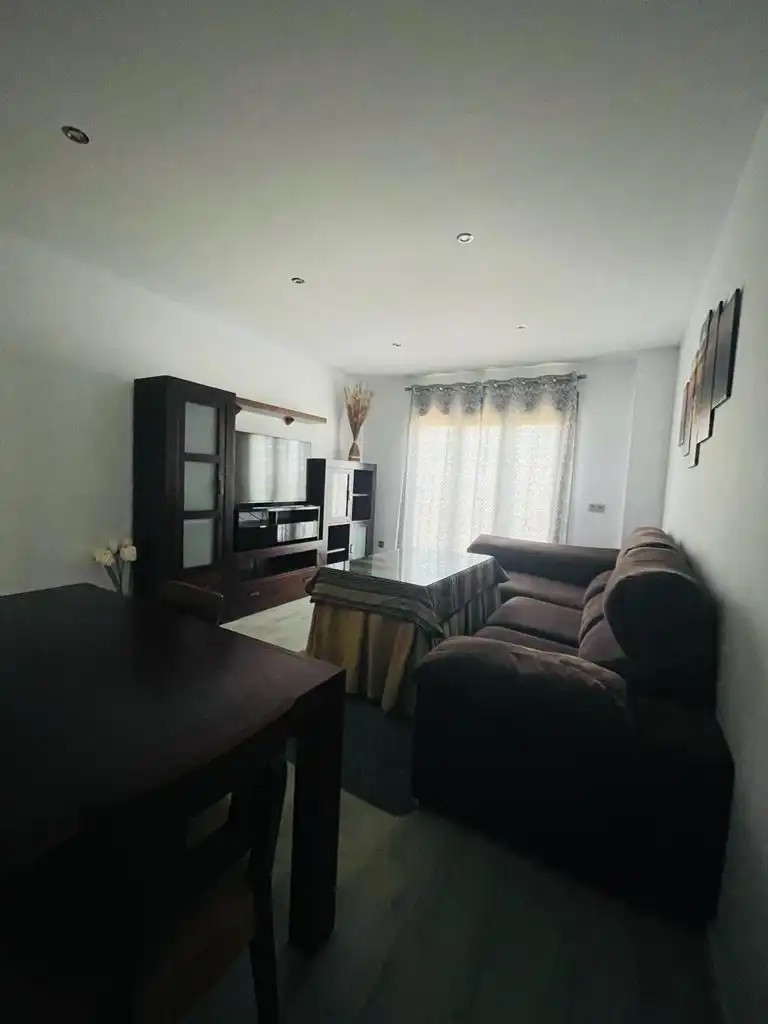 Wohnzimmer von Wohnung zur Miete in Entrenúcleos