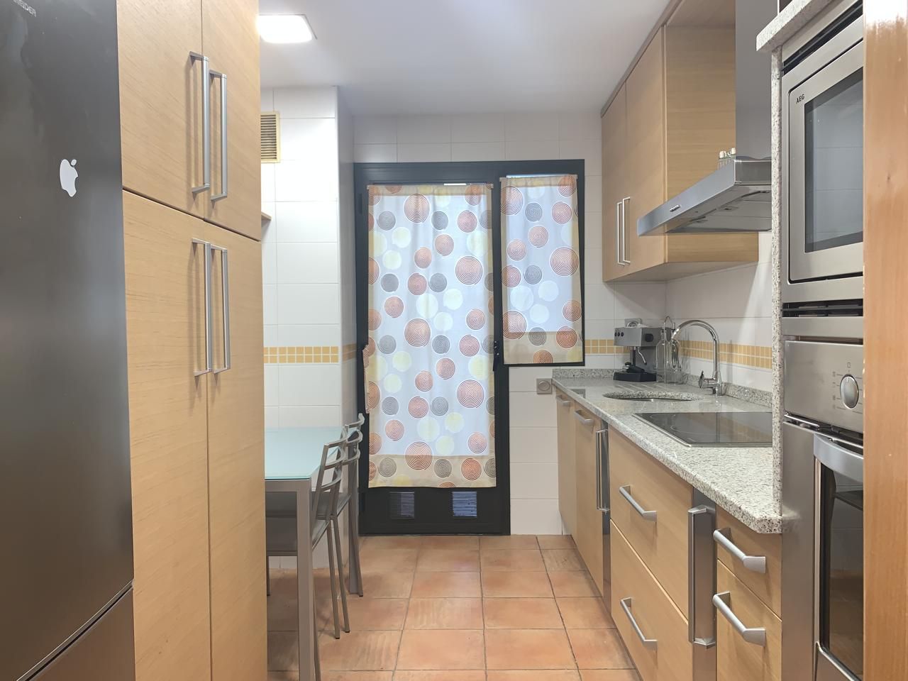 Cuina de Pis de lloguer en  Madrid Capital amb Aire condicionat, Calefacció i Moblat