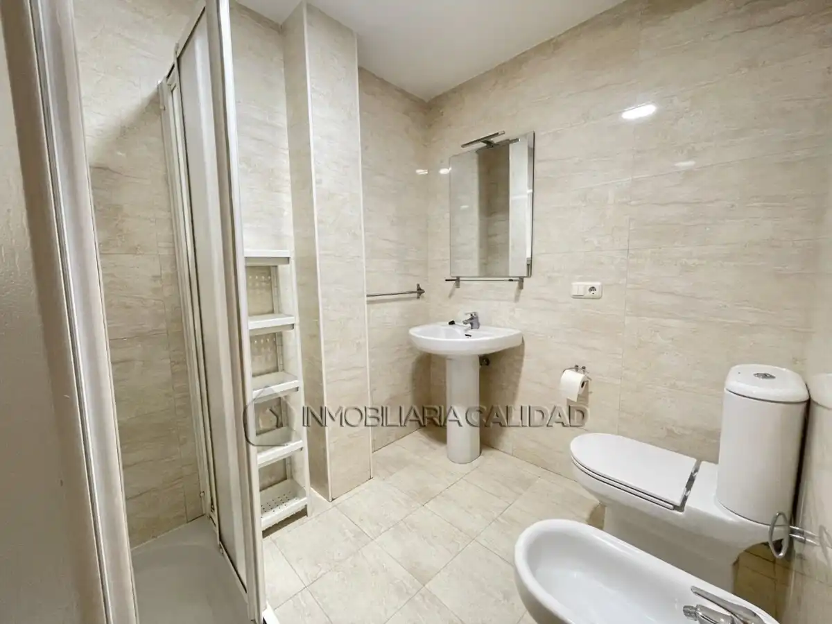 Bathroom of Flat for rent in Burgos  with Heating, Terrace and Storage room