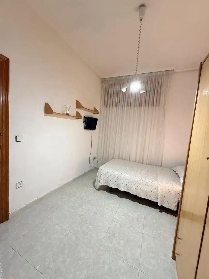 Dormitori de Planta baixa per a compartir en Murcia amb Aire condicionat i Moblat