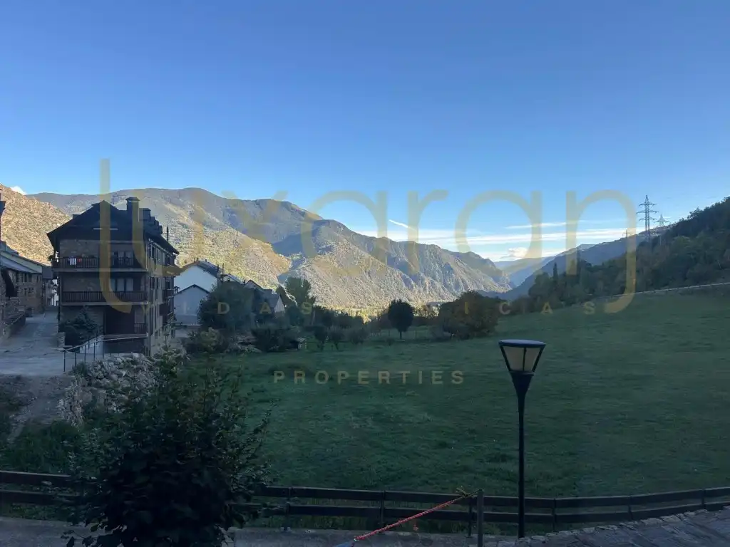 Vista exterior de Apartament en venda en Alt Àneu, Lleida