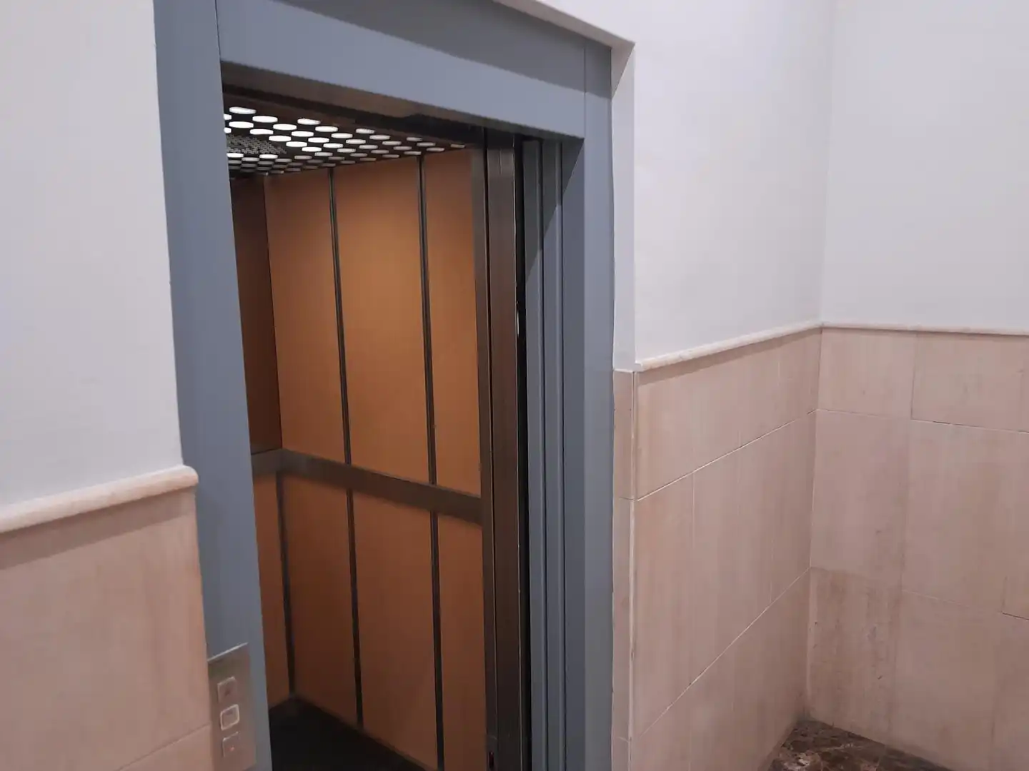 Piso en venta en Valencia con Balcón