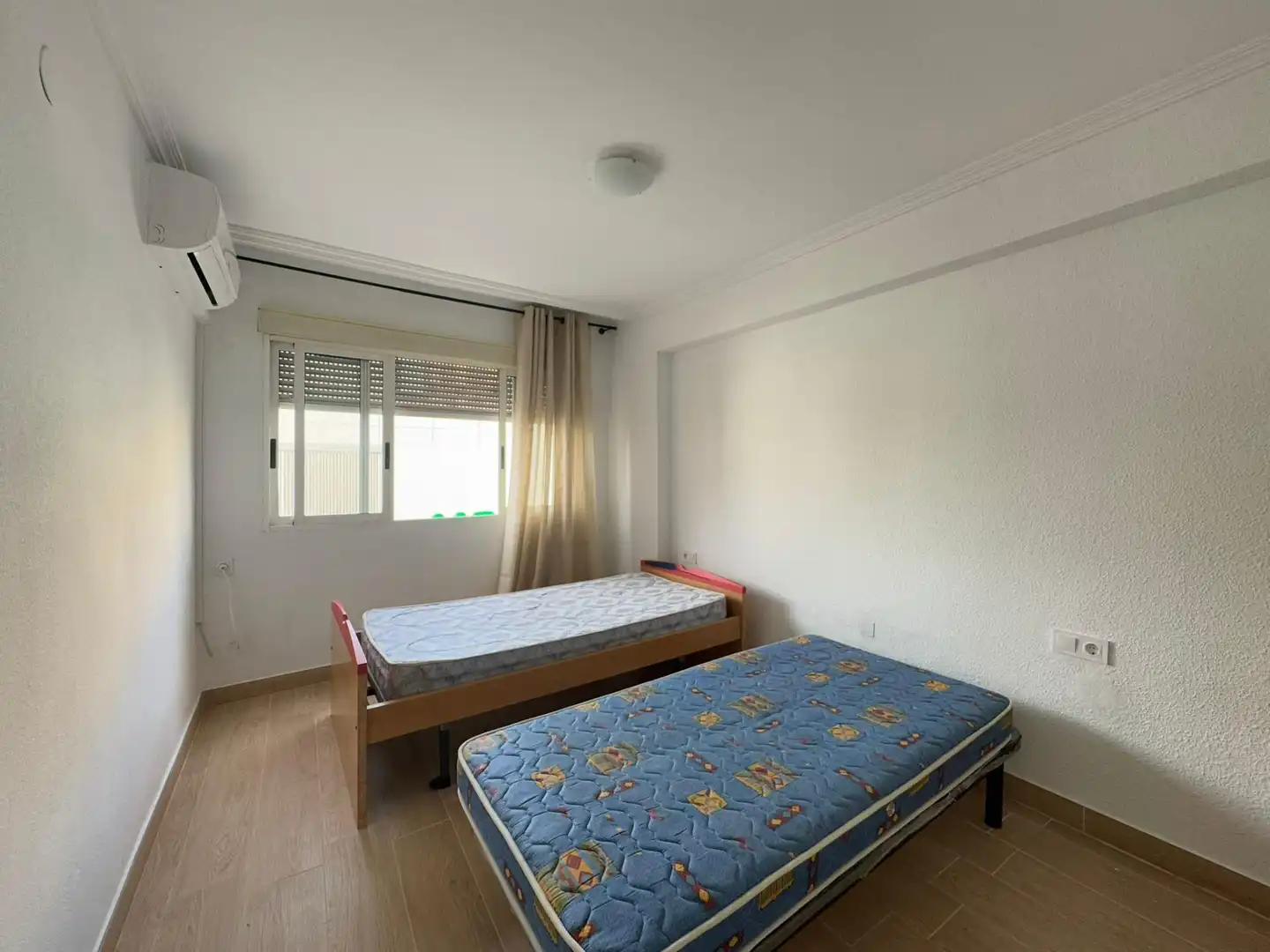 Habitación de Piso en venta en Alicante / Alacant con Aire acondicionado