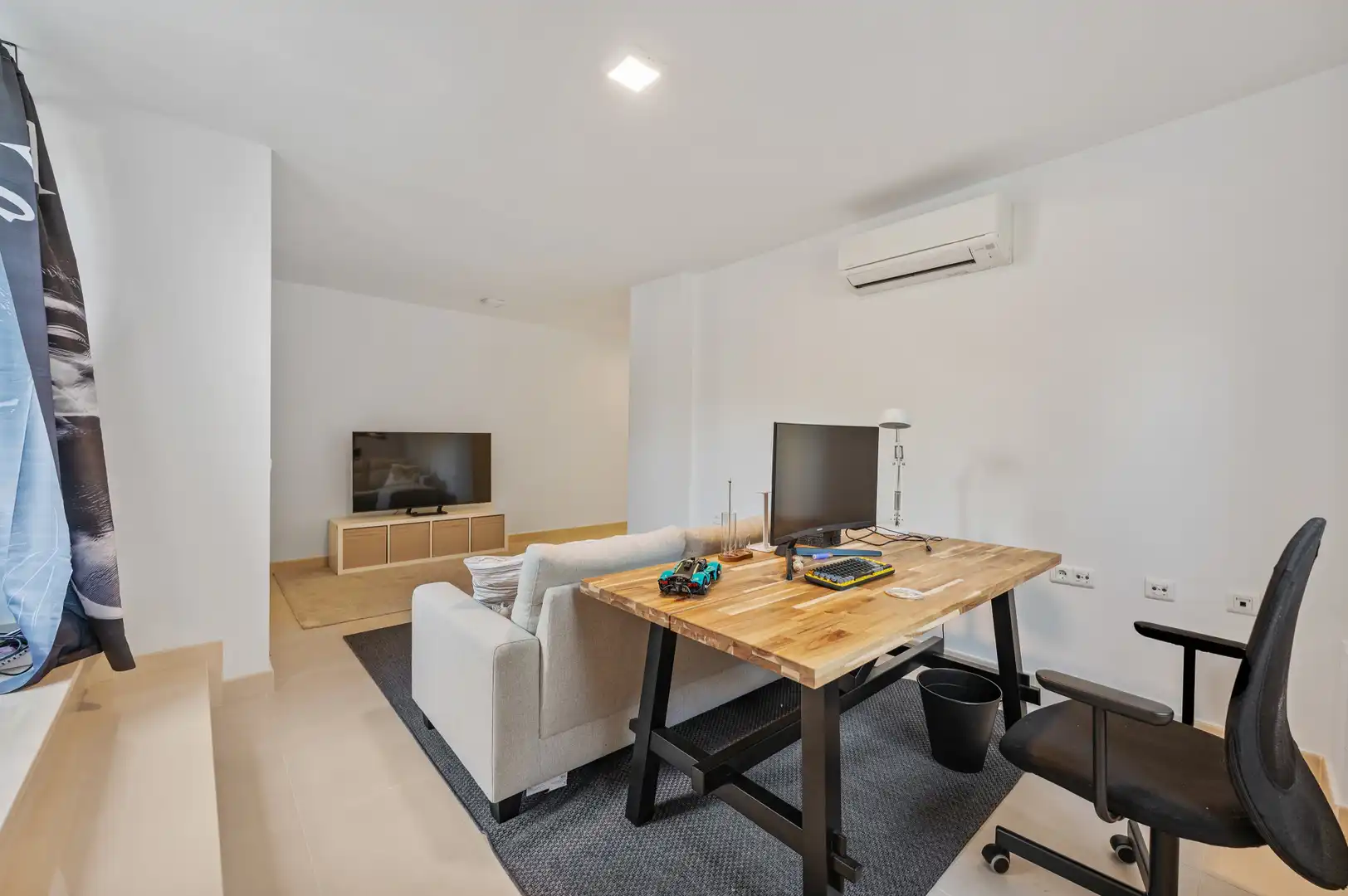 Sala d'estar de Casa o xalet en venda en Marbella amb Aire condicionat, Jardí privat i Terrassa