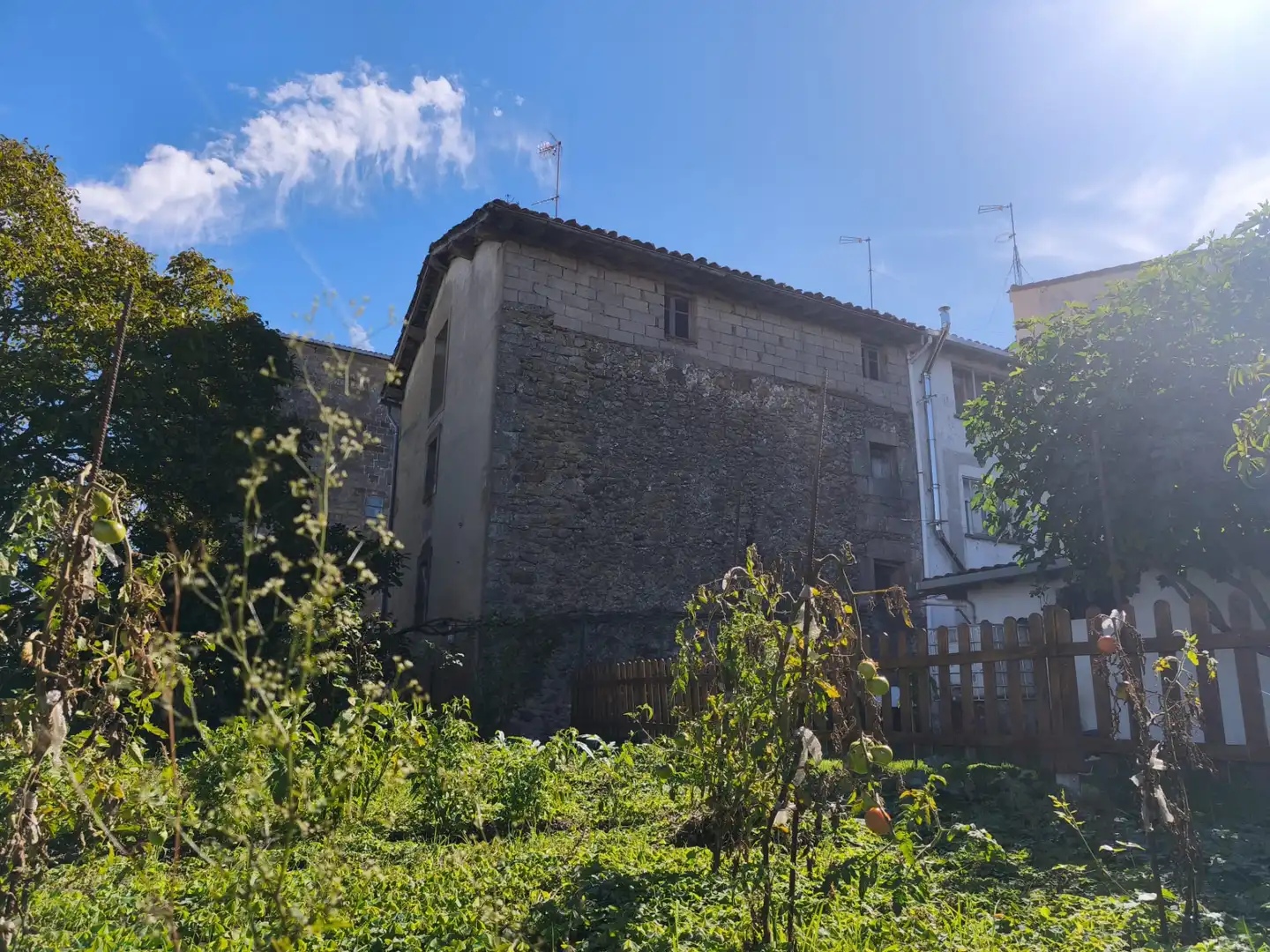 Außenansicht von Einfamilien-Reihenhaus zum Verkauf in Urdiain