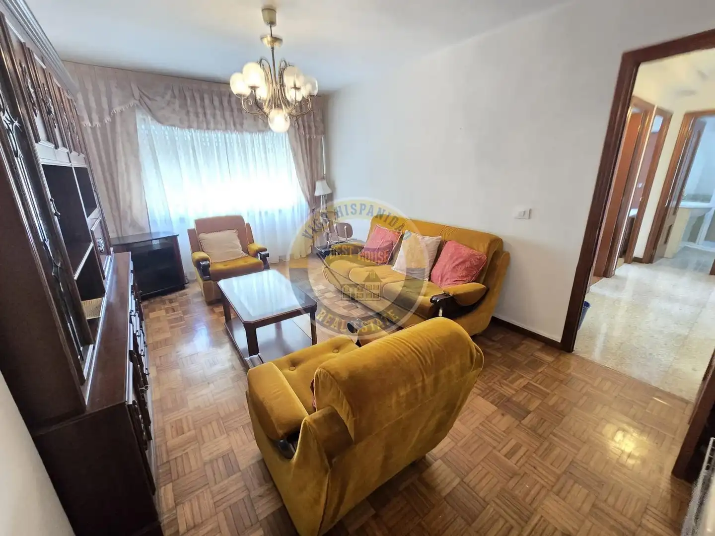 Sala de estar de Piso de alquiler en Vigo  con Calefacción, Parquet y Amueblado