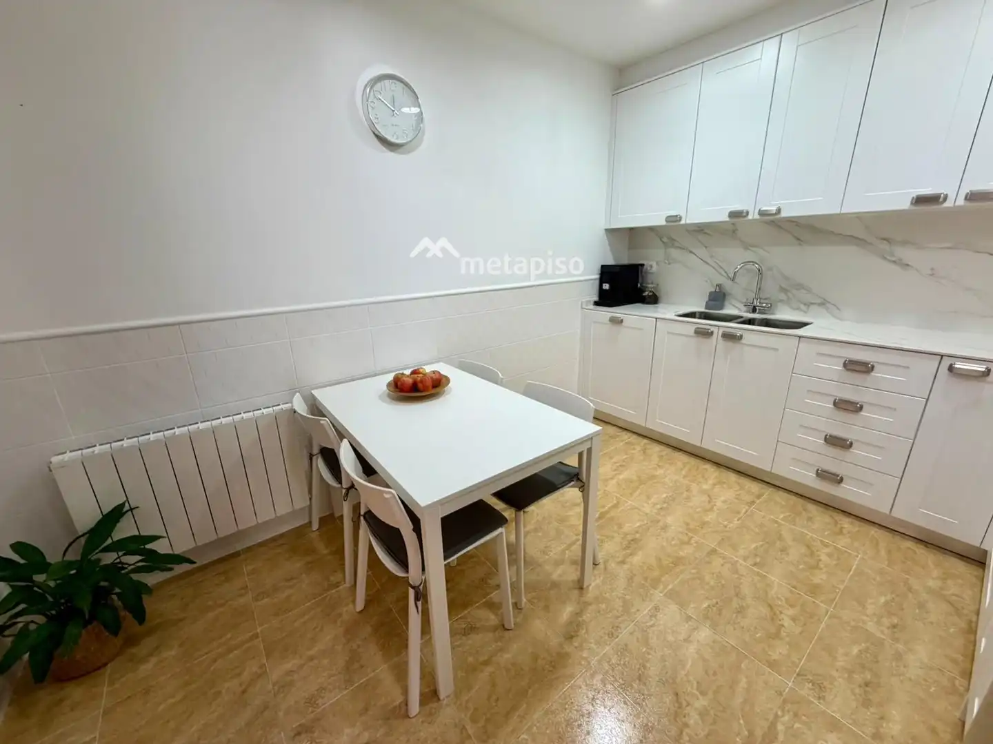 Cocina de Casa adosada en venta en Santa Margarida I Els Monjos con Aire acondicionado, Calefacción y Terraza