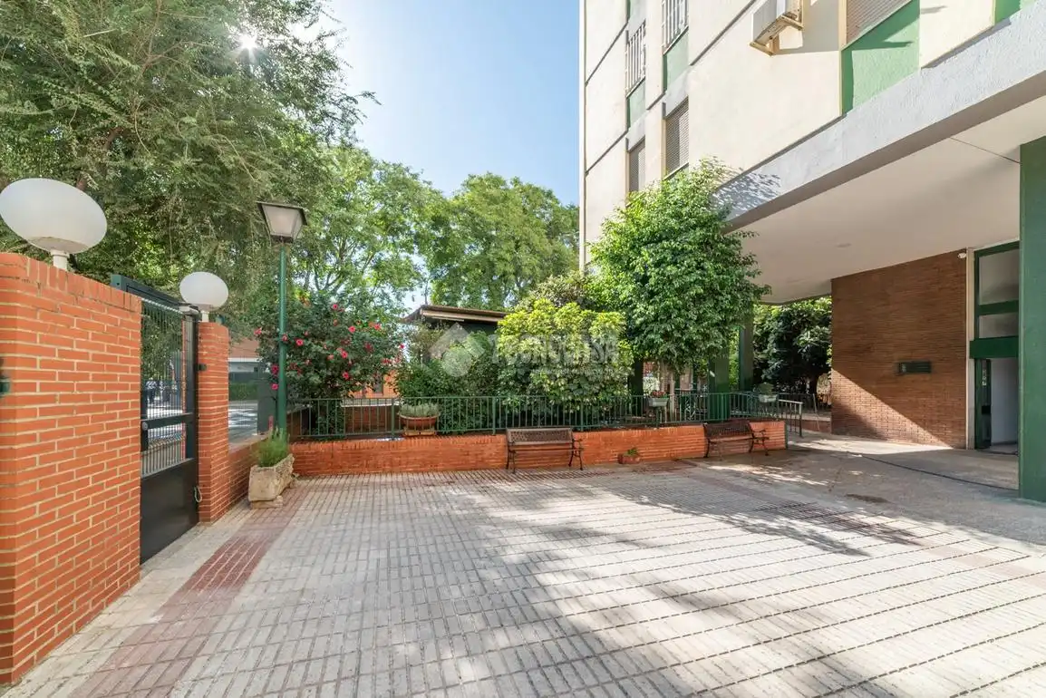 Vista exterior de Piso en venta en Sevilla con Calefacción y Terraza