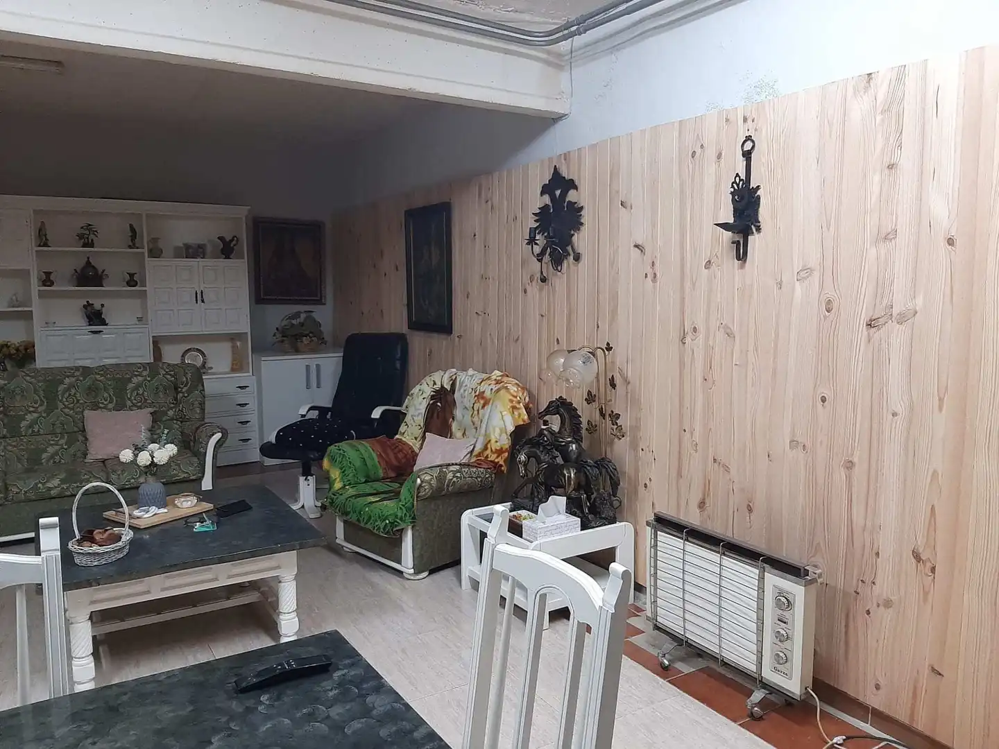 Wohnzimmer von Haus oder Chalet zum Verkauf in Pueyo de Santa Cruz mit Klimaanlage, Heizung und Privatgarten