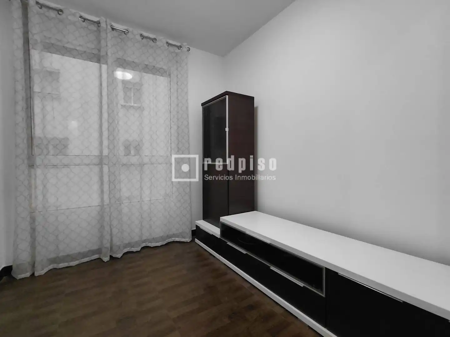Habitación de Piso de alquiler en Valencia con Aire acondicionado y Amueblado