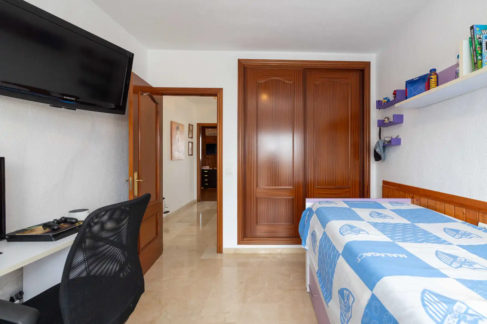 Dormitori de Casa o xalet en venda en Alhaurín de la Torre amb Aire condicionat, Calefacció i Jardí privat