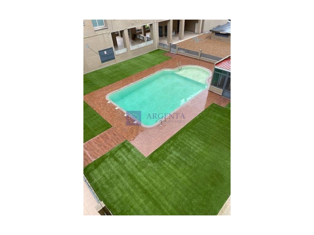 Piscina de Pis en venda en Cáceres Capital amb Calefacció i Terrassa