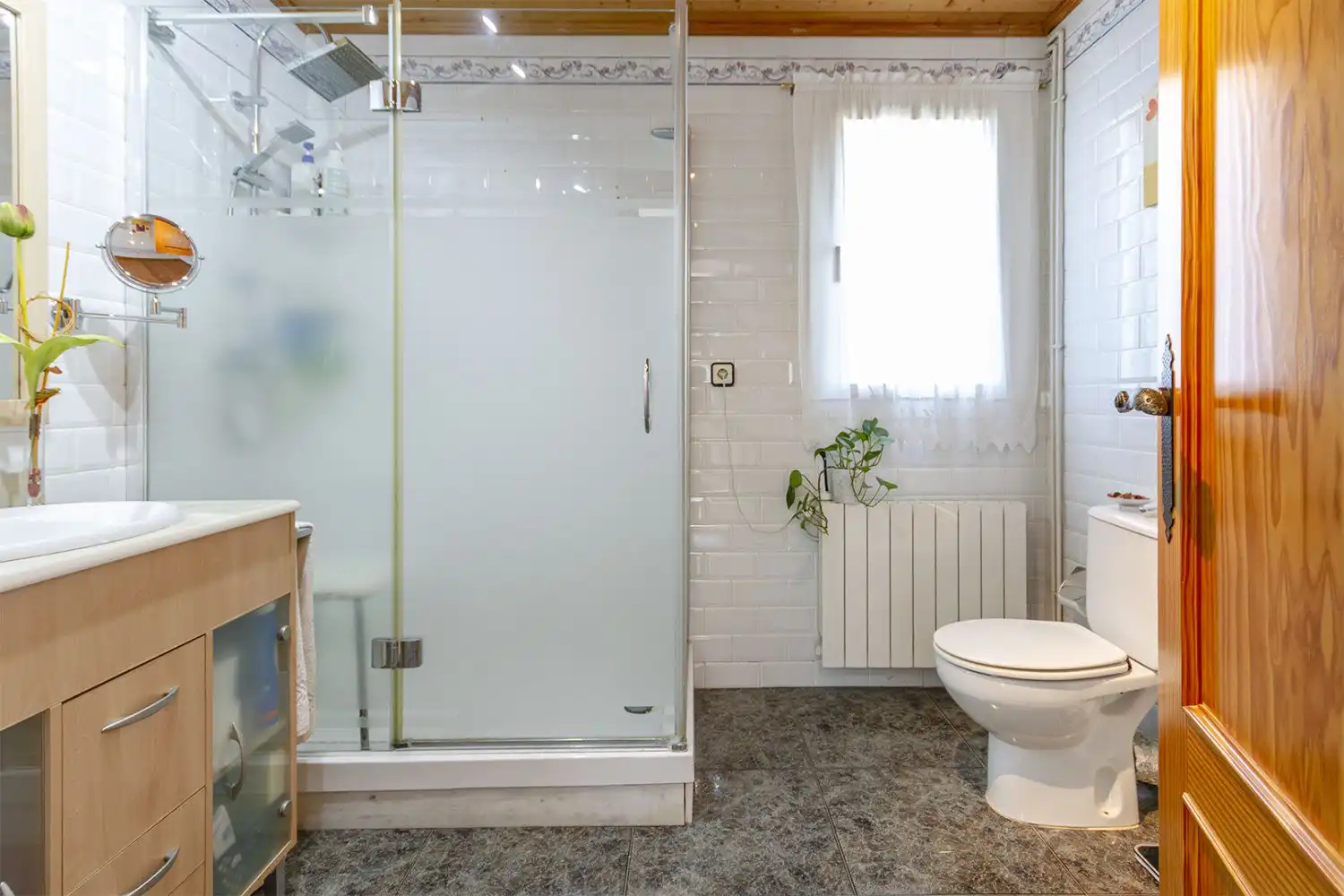 Bathroom of Houses for sale in Sant Martí Sarroca  with Air Conditioner, Heating and Terrace