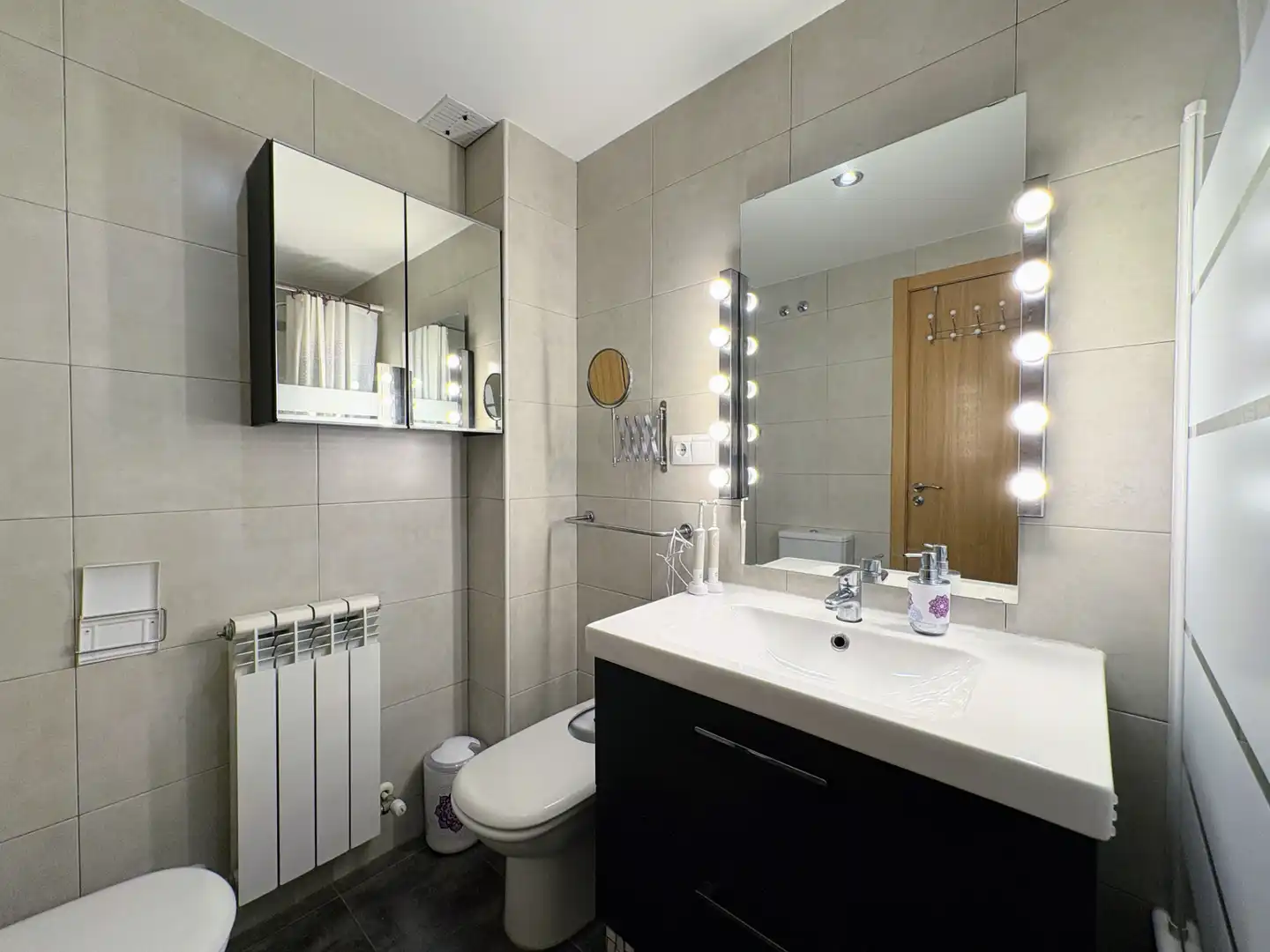 Bathroom of Flat for sale in Cistérniga  with Heating, Private garden and Storage room