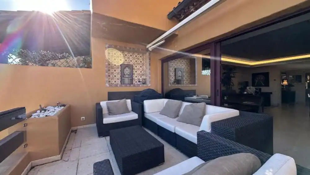 Terrassa de Apartament de lloguer en Estepona amb Aire condicionat, Terrassa i Piscina