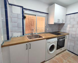 Kitchen of Flat to rent in  Granada Capital  with Air Conditioner, Heating and Furnished