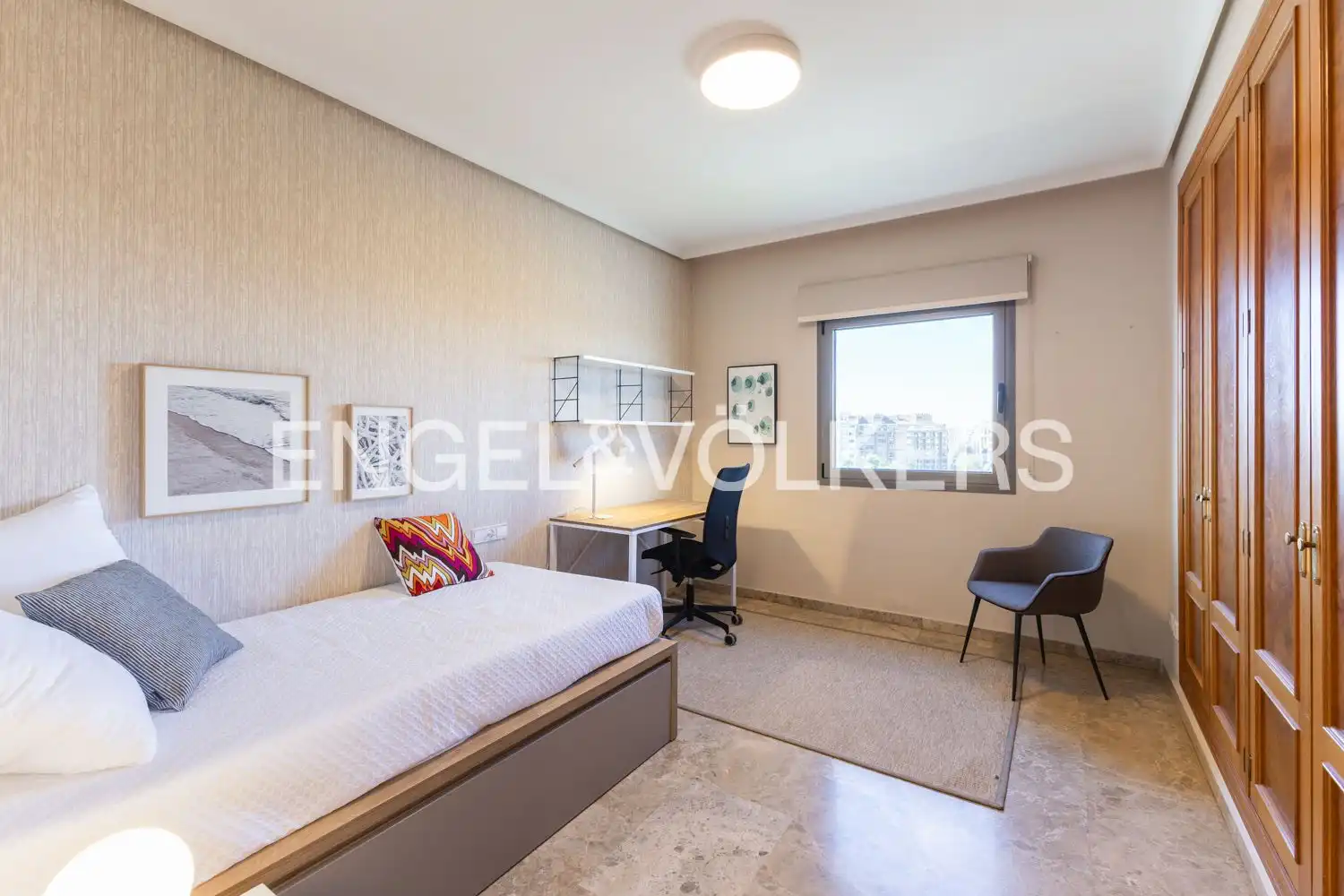 Habitación de Piso de alquiler en Valencia con Aire acondicionado, Calefacción y Amueblado