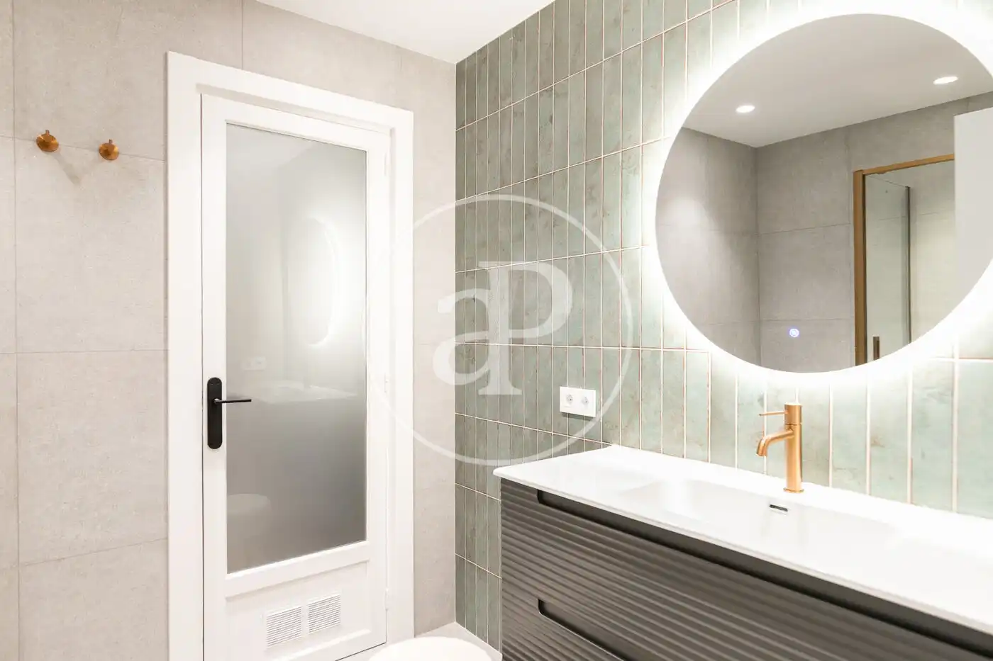 Baño de Piso en venta en Barcelona con Aire acondicionado, Calefacción y Balcón