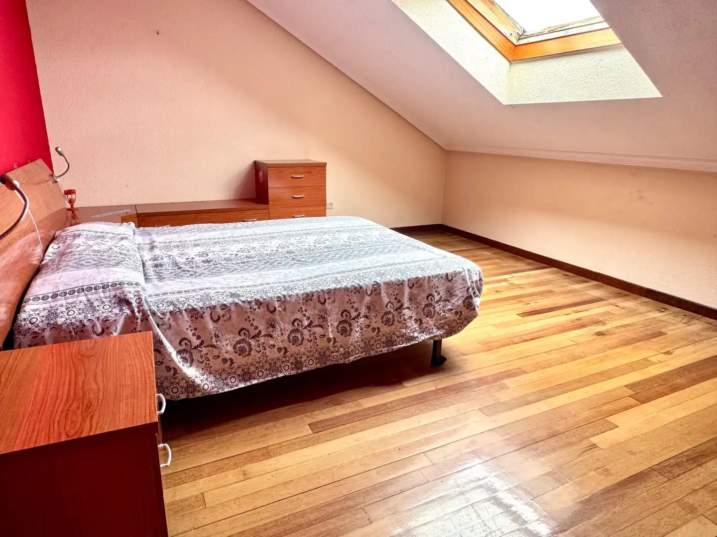Habitación de Dúplex en venta en Reocín con Calefacción, Trastero y Amueblado