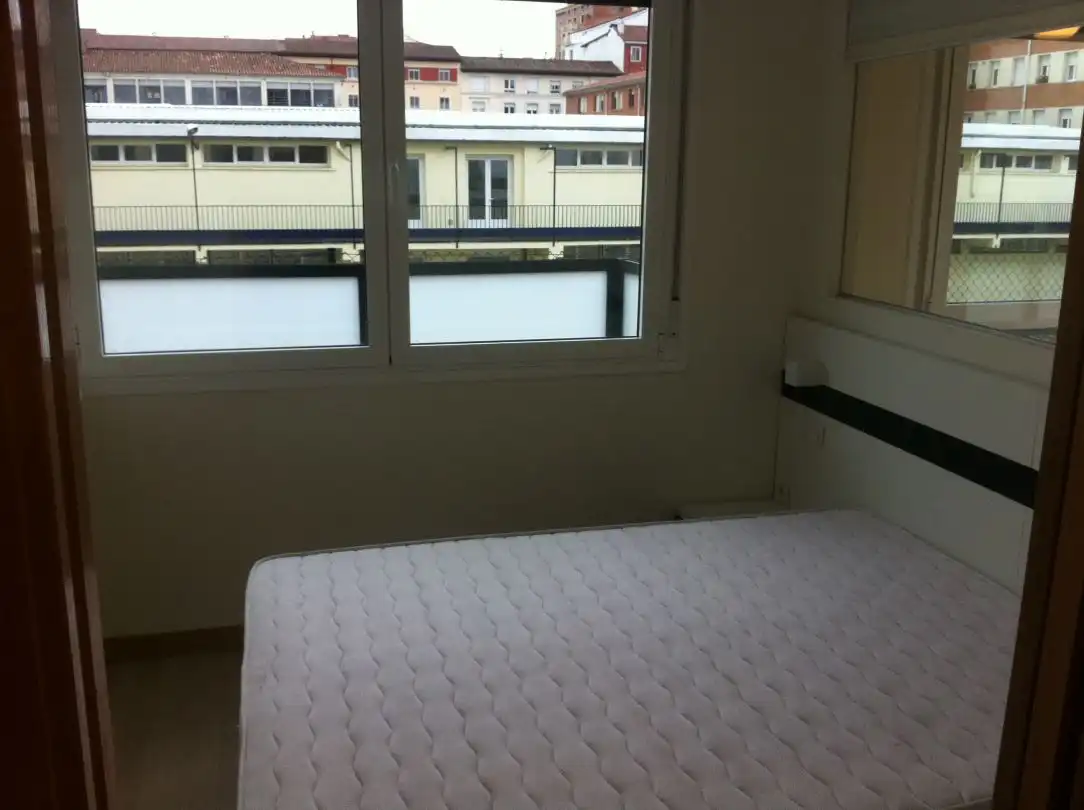 Habitación de Piso en venta en Vitoria - Gasteiz con Calefacción y Parquet