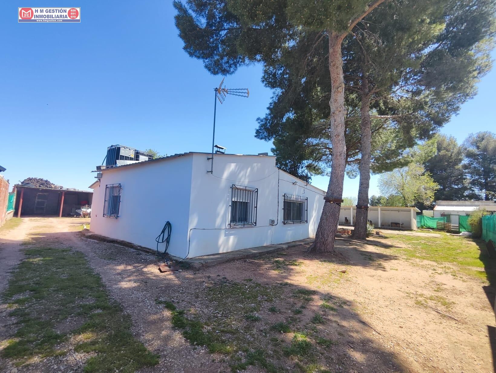 Vista exterior de Casa o xalet en venda en Alcázar de San Juan amb Aire condicionat, Calefacció i Terrassa
