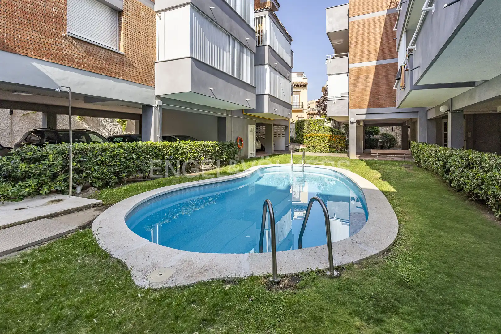 Piscina de Piso en venta en Sant Just Desvern con Calefacción, Jardín privado y Parquet