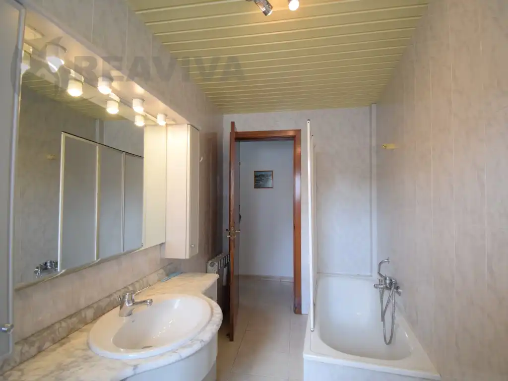 Baño de Piso en venta en La Seu d'Urgell con Calefacción, Terraza y Horno