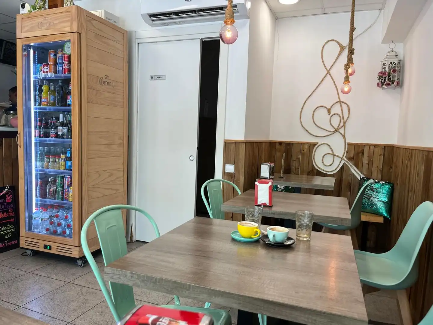 Local en traspaso en L'Hospitalet de Llobregat con Aire acondicionado, Calefacción y Terraza