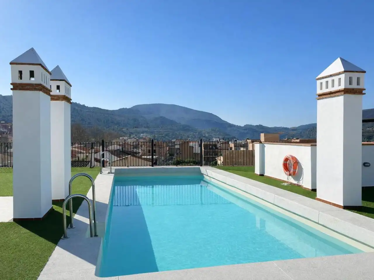 Schwimmbecken von Wohnung zur Miete in Vélez de Benaudalla mit Klimaanlage