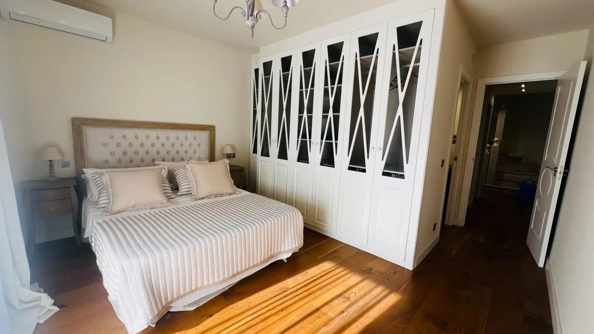 Bedroom of Houses for sale in Cambrils  with Air Conditioner, Private garden and Parquet flooring