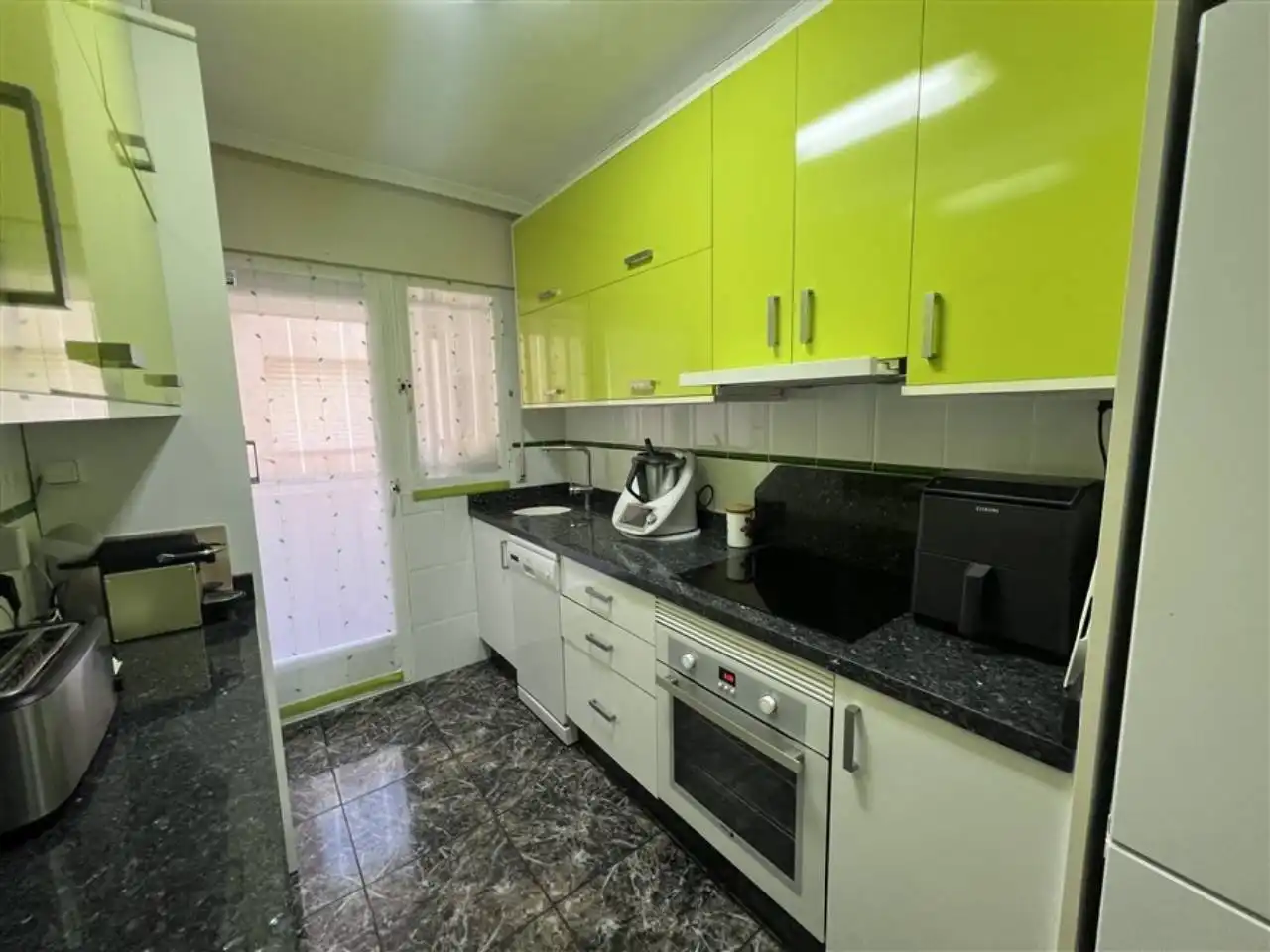 Cocina de Apartamento en venta en La Manga del Mar Menor con Aire acondicionado, Terraza y Piscina comunitaria