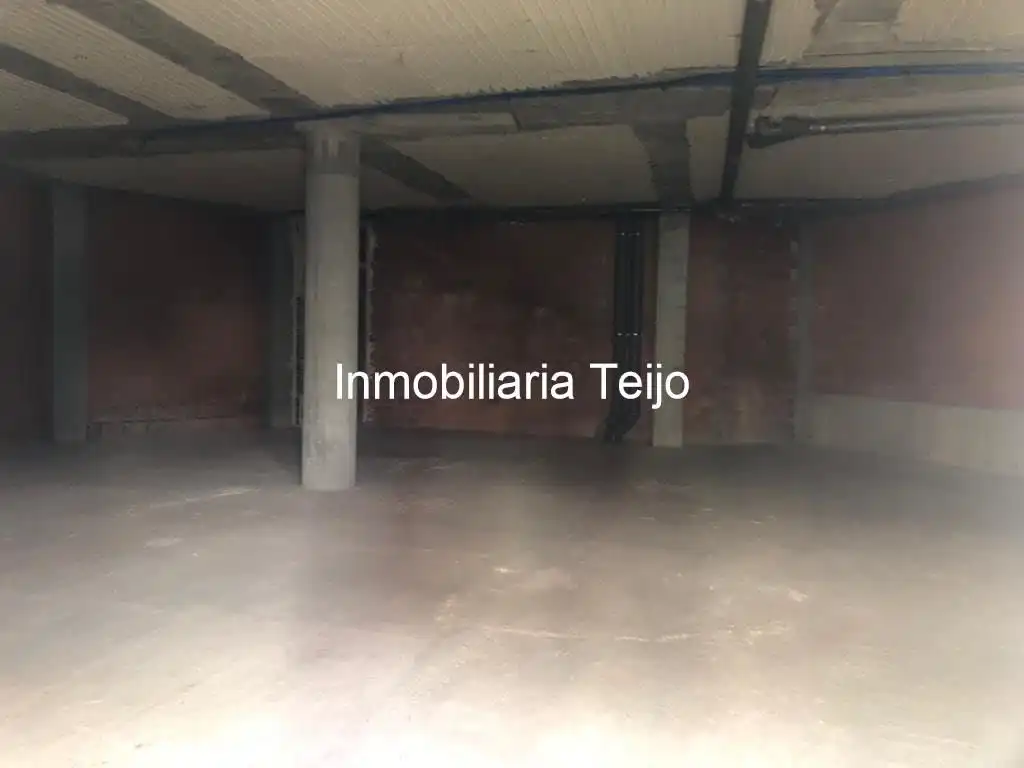 Local comercial en venta en A Malata - Catabois - Ciudad Jardín, imagen 2