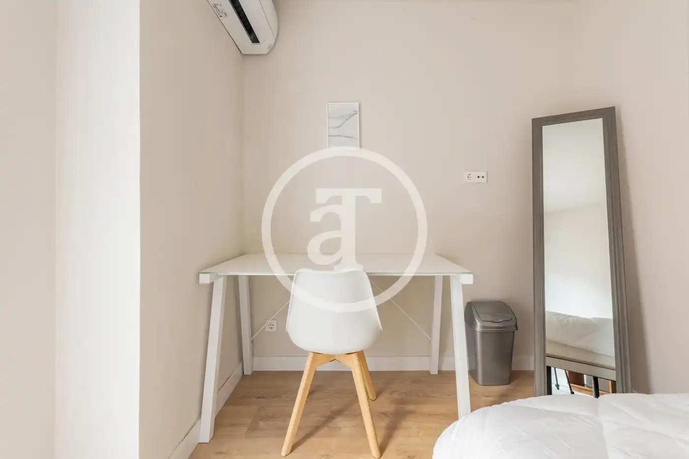 Bedroom of Flat for rent in Madrid  with Air Conditioner, Heating and Furnished
