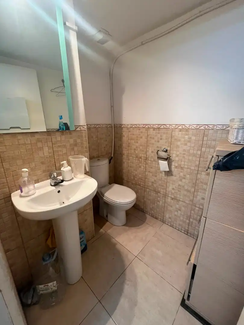 Badezimmer von Geschaftsraum zur Miete in Valencia mit Klimaanlage und Möbliert