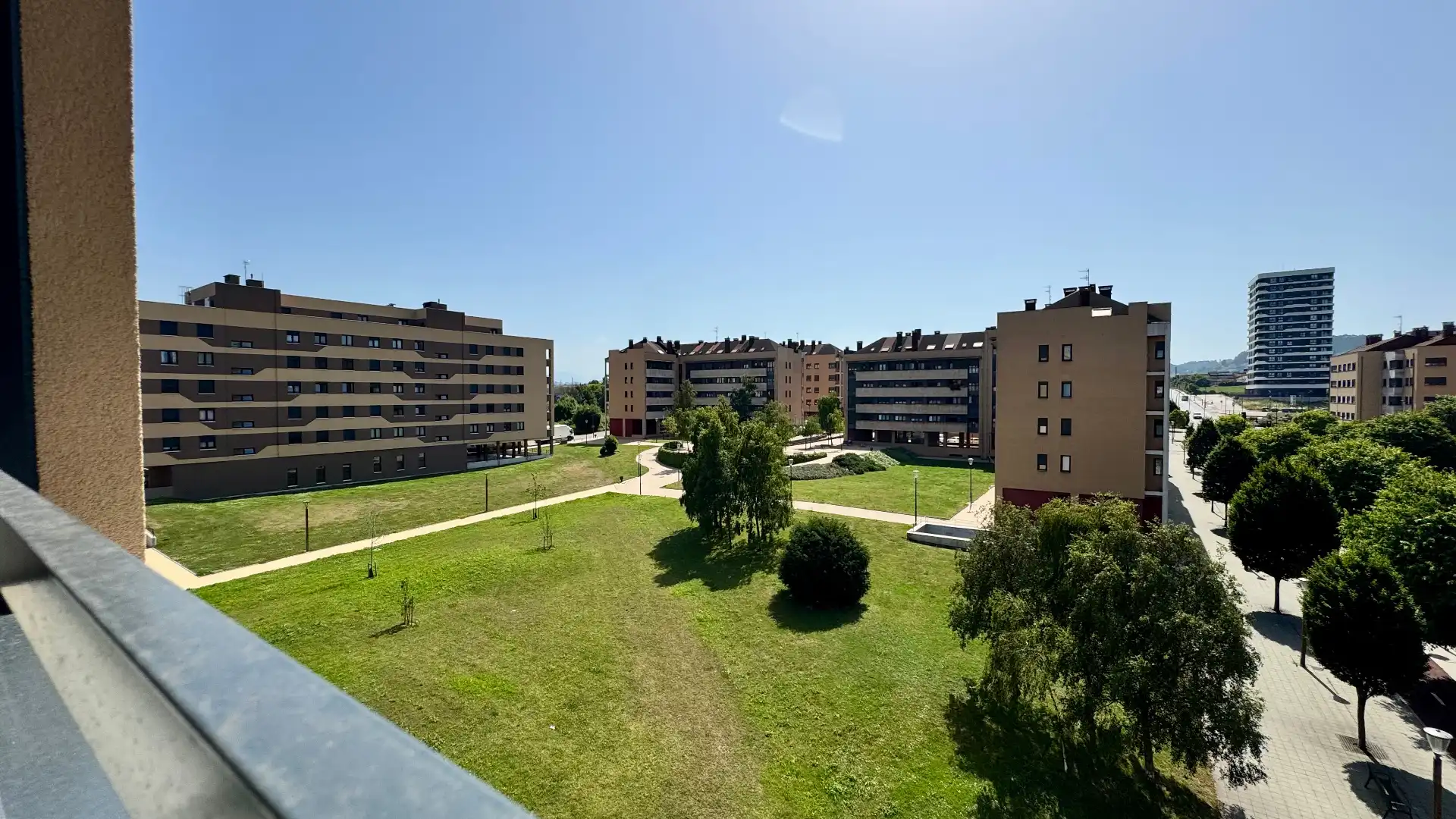 Vista exterior de Pis en venda en Gijón  amb Calefacció, Parquet i Terrassa