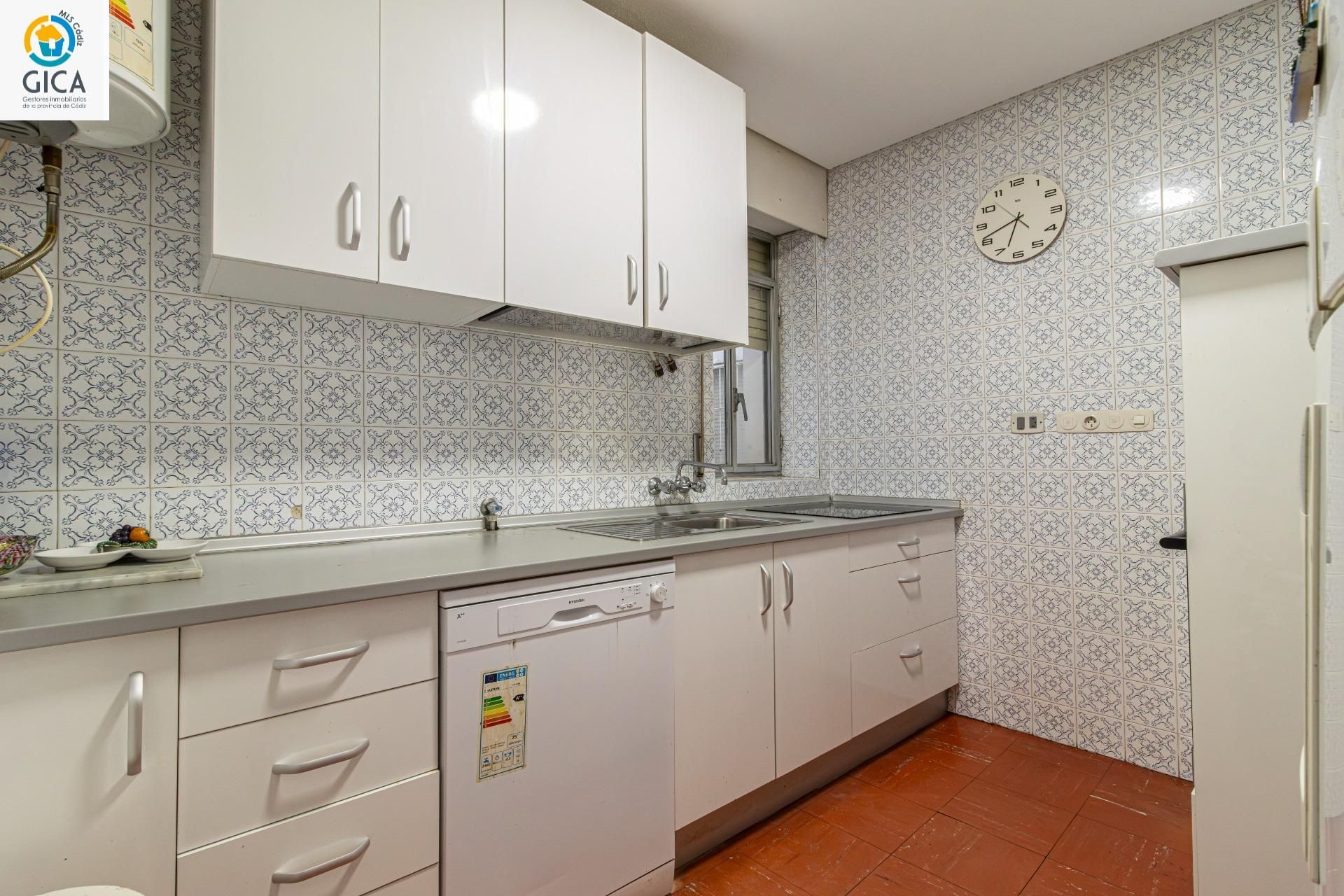Kitchen of Flat for sale in Jerez de la Frontera  with Air Conditioner, Terrace and Storage room