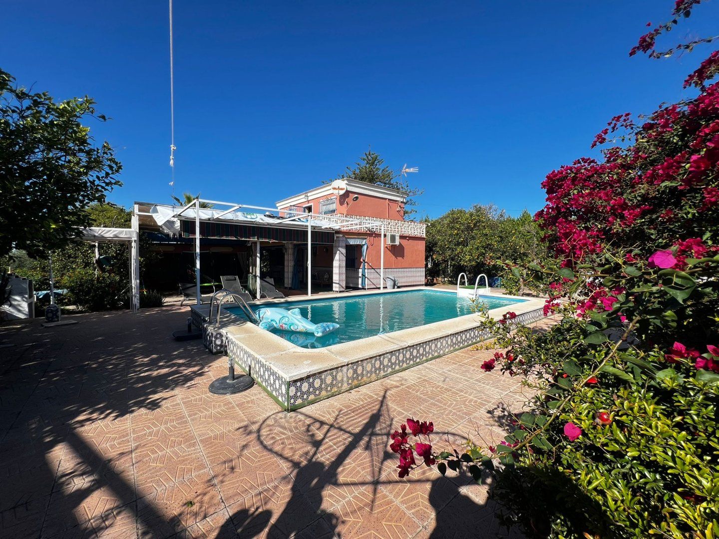 Garden of House or chalet for sale in Espartinas  with Air Conditioner, Heating and Terrace