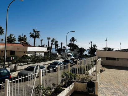 Vista exterior de Apartament en venda en Almuñécar amb Jardí privat, Terrassa i Piscina