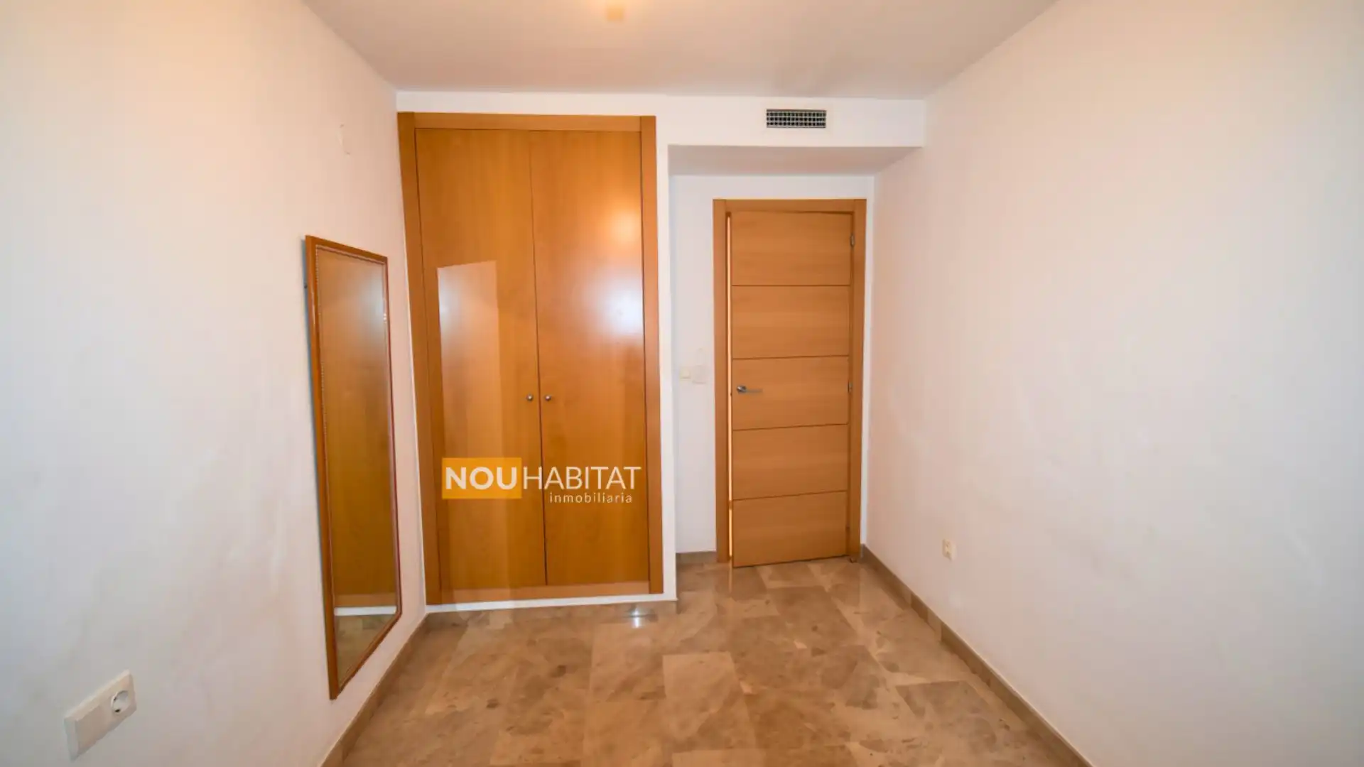 Habitación de Ático en venta en Montserrat con Aire acondicionado, Terraza y Trastero