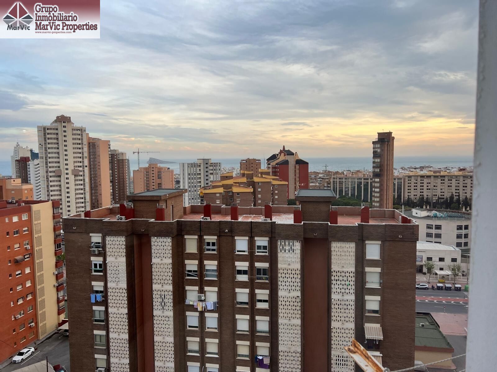 Vista exterior de Apartament en venda en Benidorm amb Aire condicionat, Jardí privat i Piscina comunitària