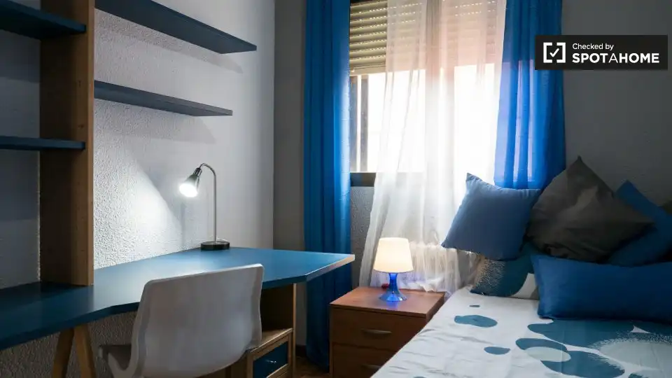 Bedroom of Flat for rent in Alcalá de Henares  with Air Conditioner, Heating and Furnished