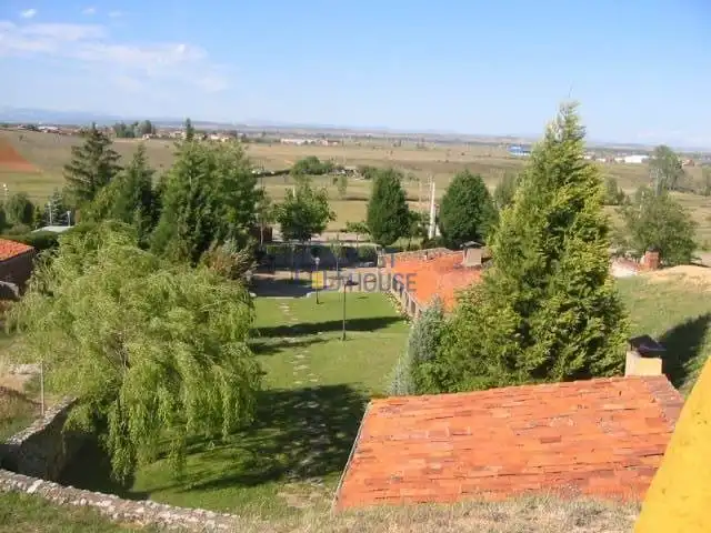 Local de alquiler en Chozas de Abajo con Terraza y Amueblado