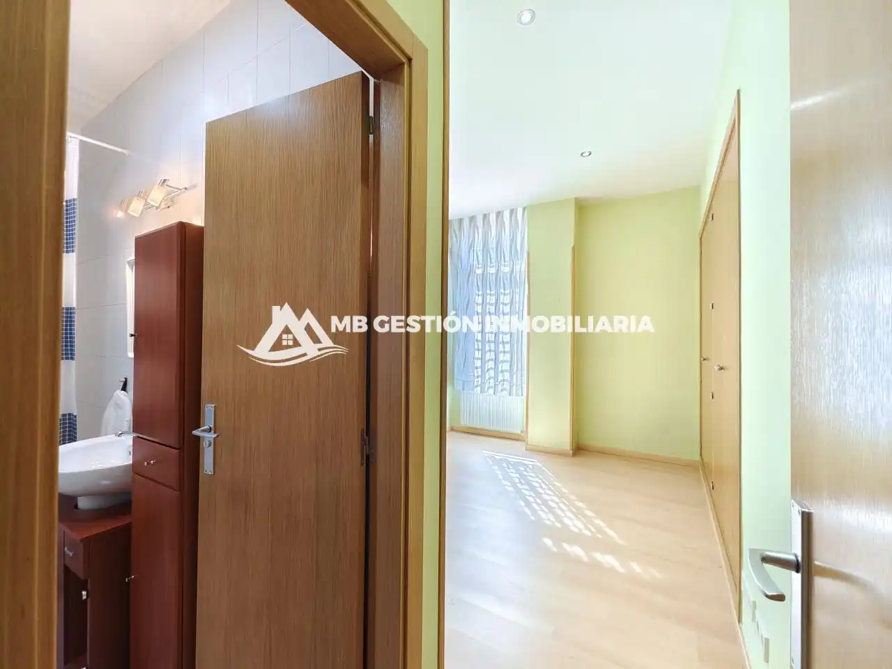 Habitación de Planta baja en venta en Fuenlabrada con Calefacción, Trastero y Piscina