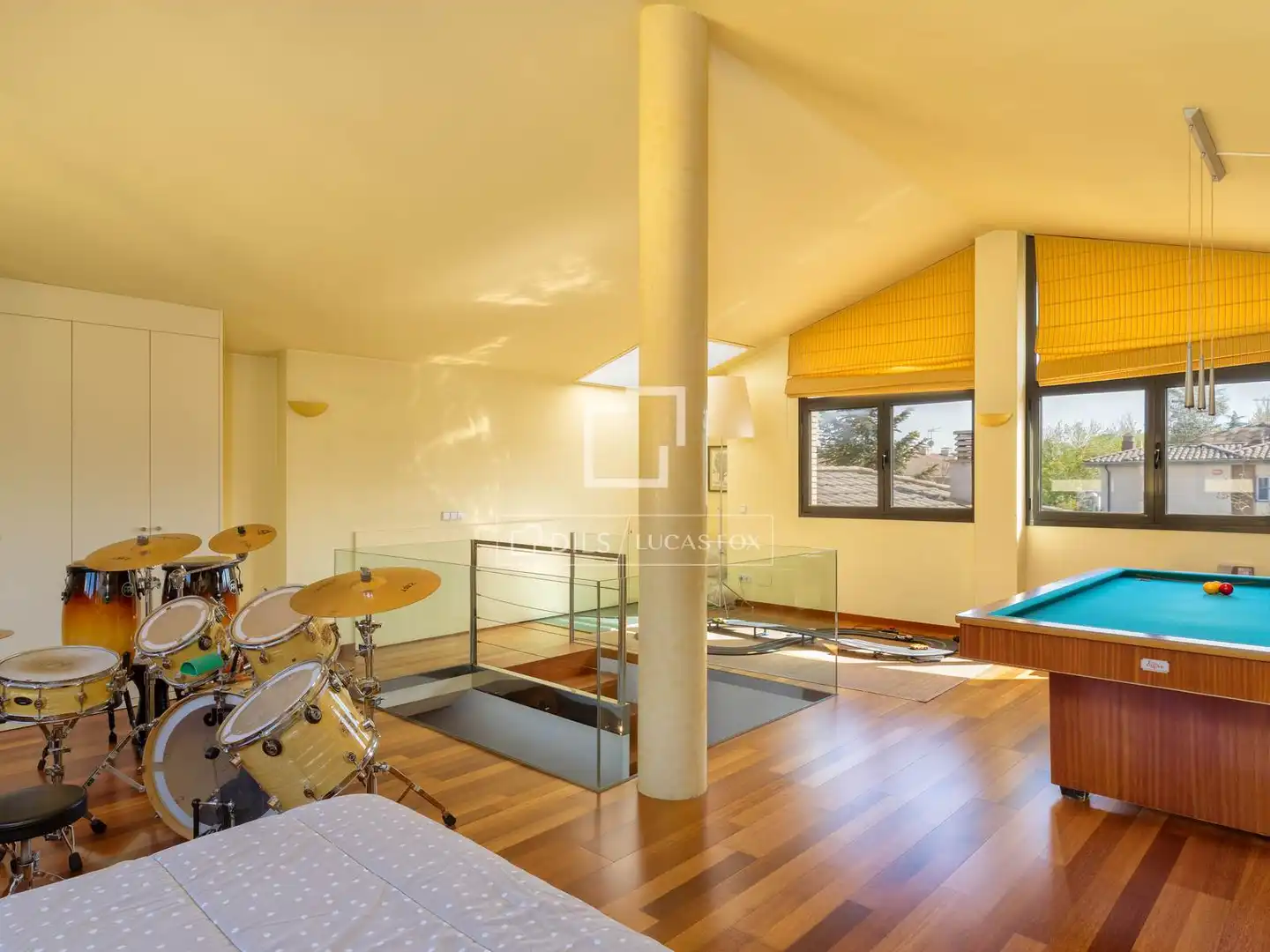 Living room of Houses for sale in Sarrià de Ter  with Air Conditioner, Heating and Private garden