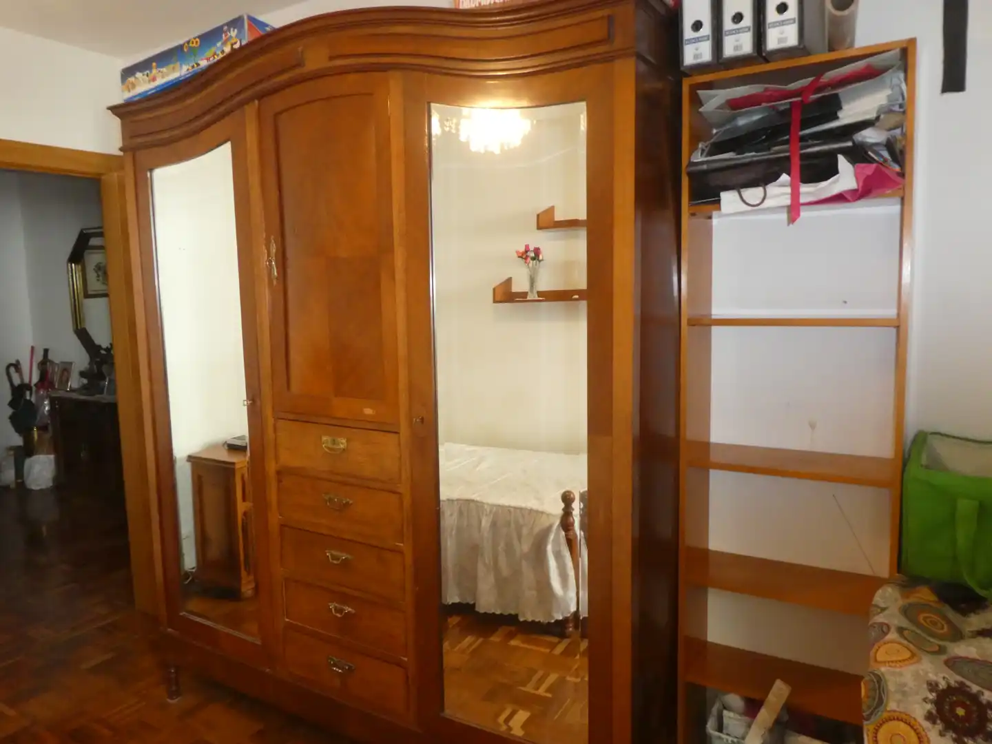 Dormitori de Pis en venda en Burgos amb Calefacció, Parquet i Moblat