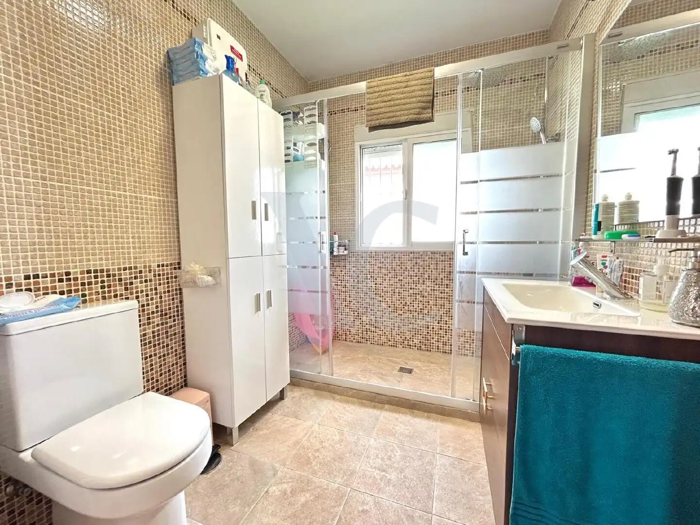 Bathroom of Houses for sale in Chiclana de la Frontera