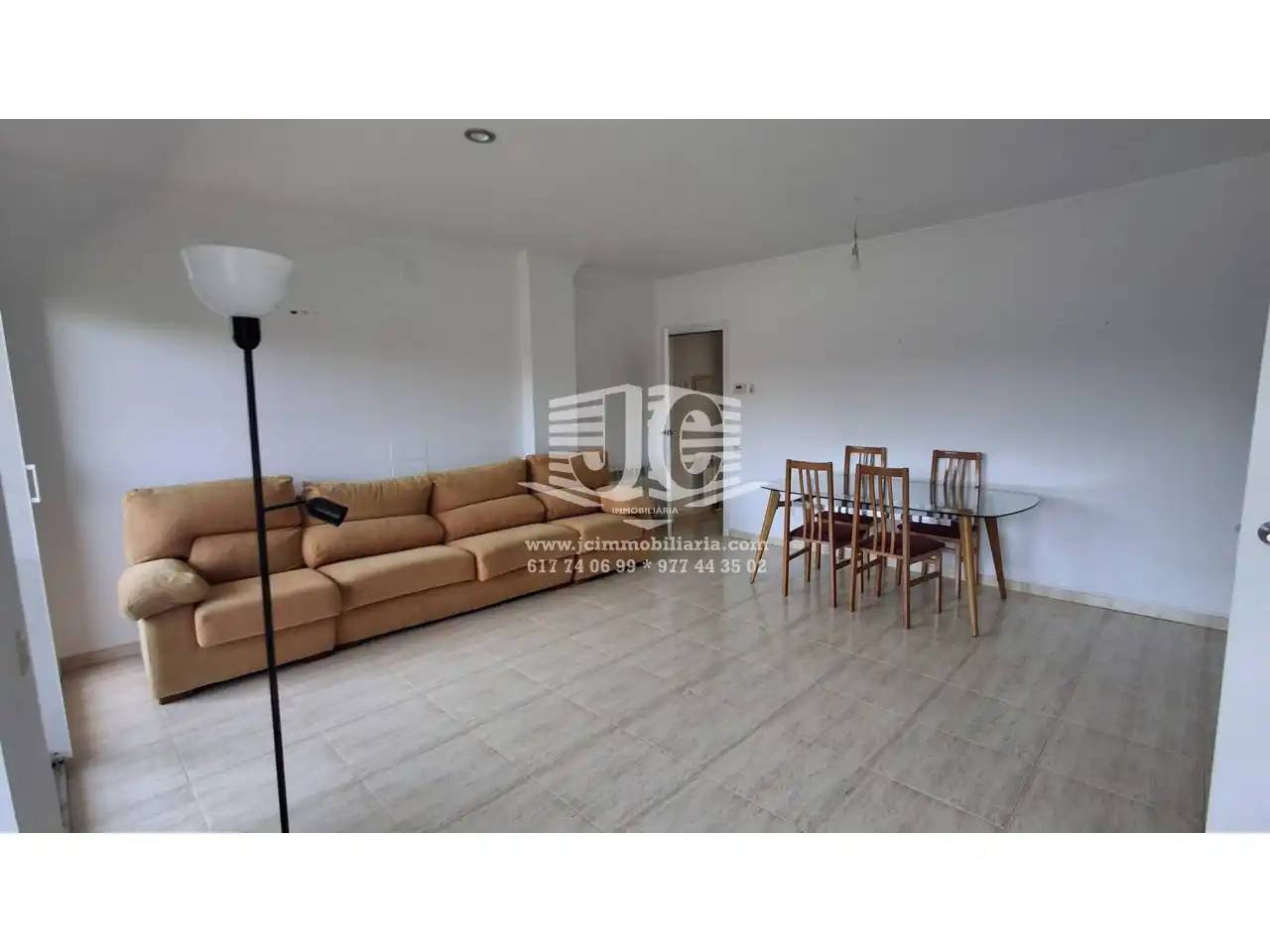 Exterior view of Flat for rent in Tortosa  with Air Conditioner, Terrace and Community pool