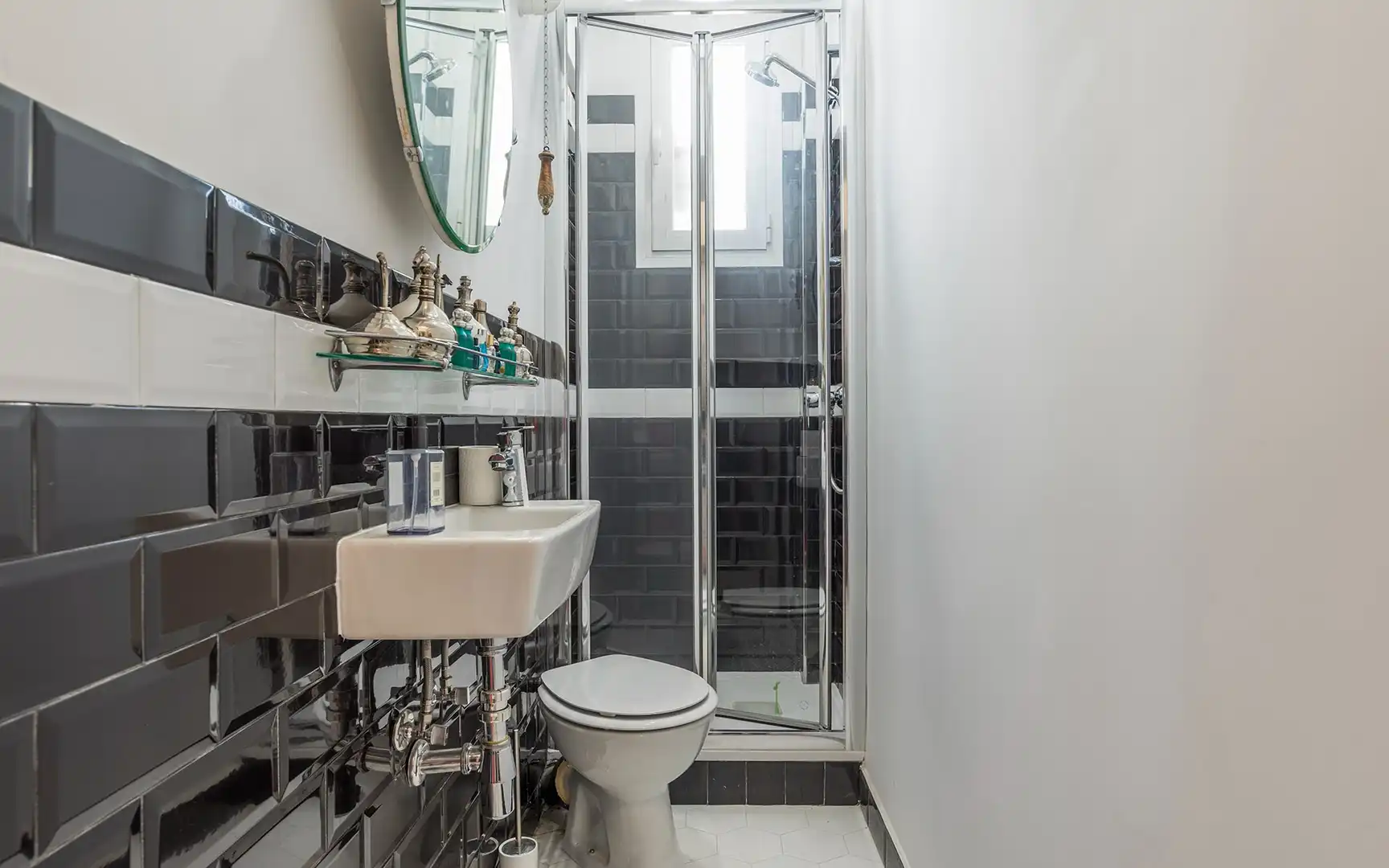 Bathroom of Flat for sale in Madrid  with Air Conditioner, Heating and Private garden